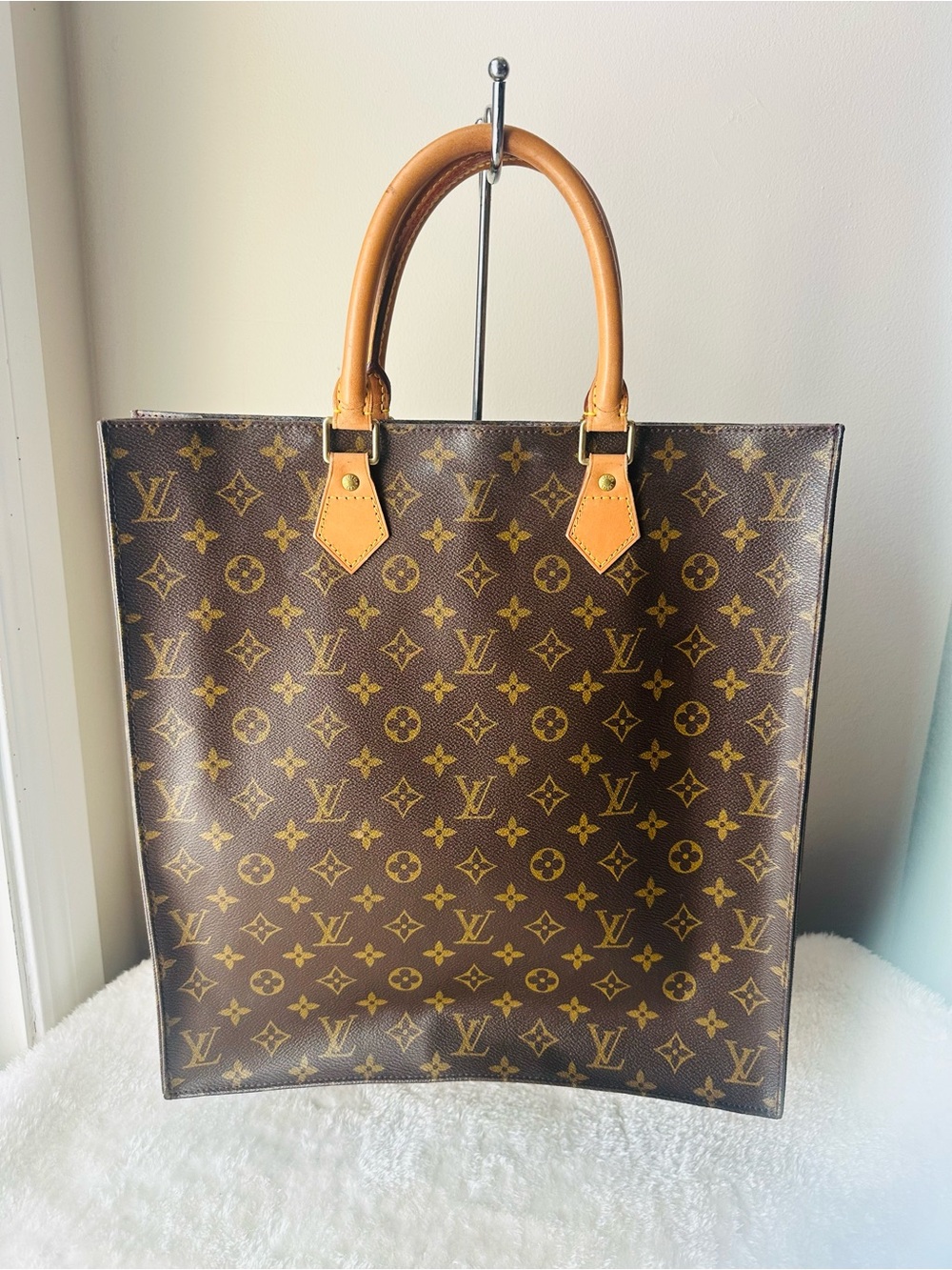 Louis Vuitton Monogram Vintage Sac Plat